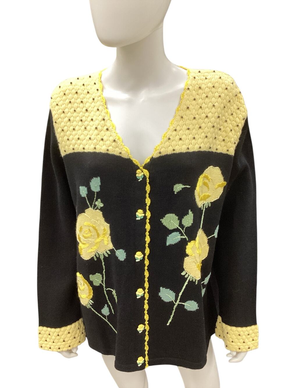 Storybook Knits Cardigan Women’s Size 2X Yellow Roses Pattern Rose Buttons Black